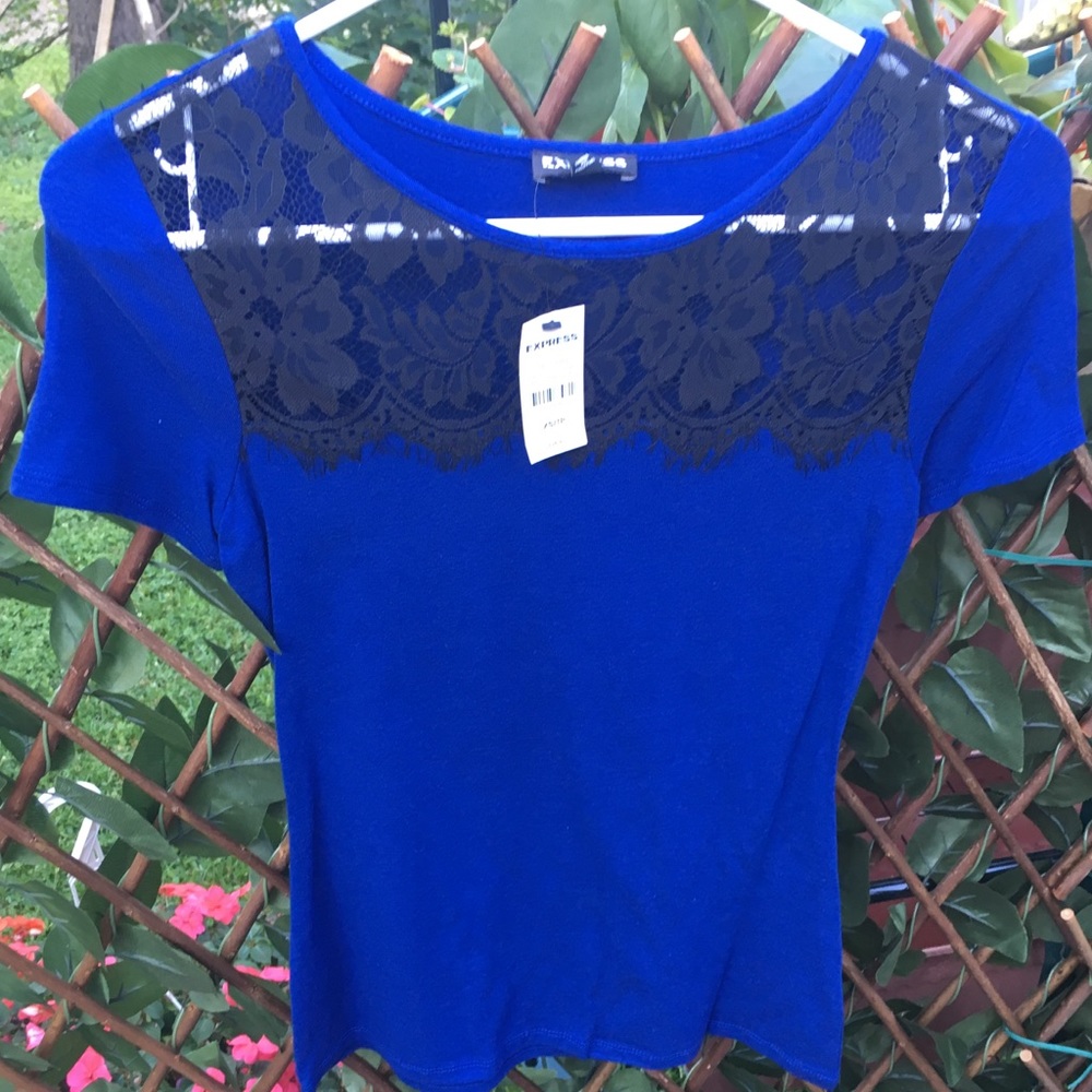 NWT XS EXPRESS TEE